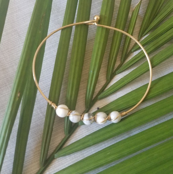 AMALIA NATURAL STONE GOLD BRACELET - Picture 2 of 3